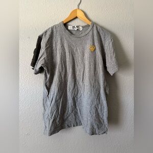 Play Comme Des Garçons Gray Cotton Tee with Gold Heart